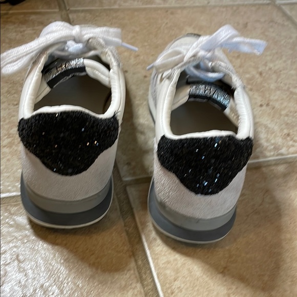 Vintage Havana White and Black Sneakers Retro Style - Picture 2 of 9